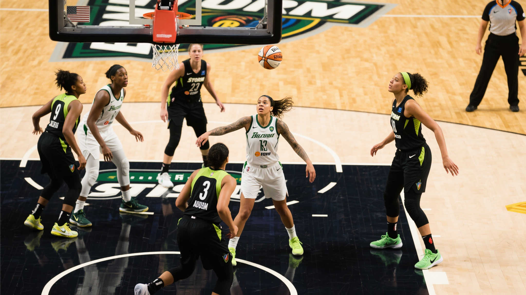 现吸引了众 现吸引了众